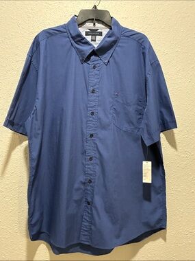 Tommy Hilfiger Men's Short-Sleeve Button-Down Shirt in Navy Blue